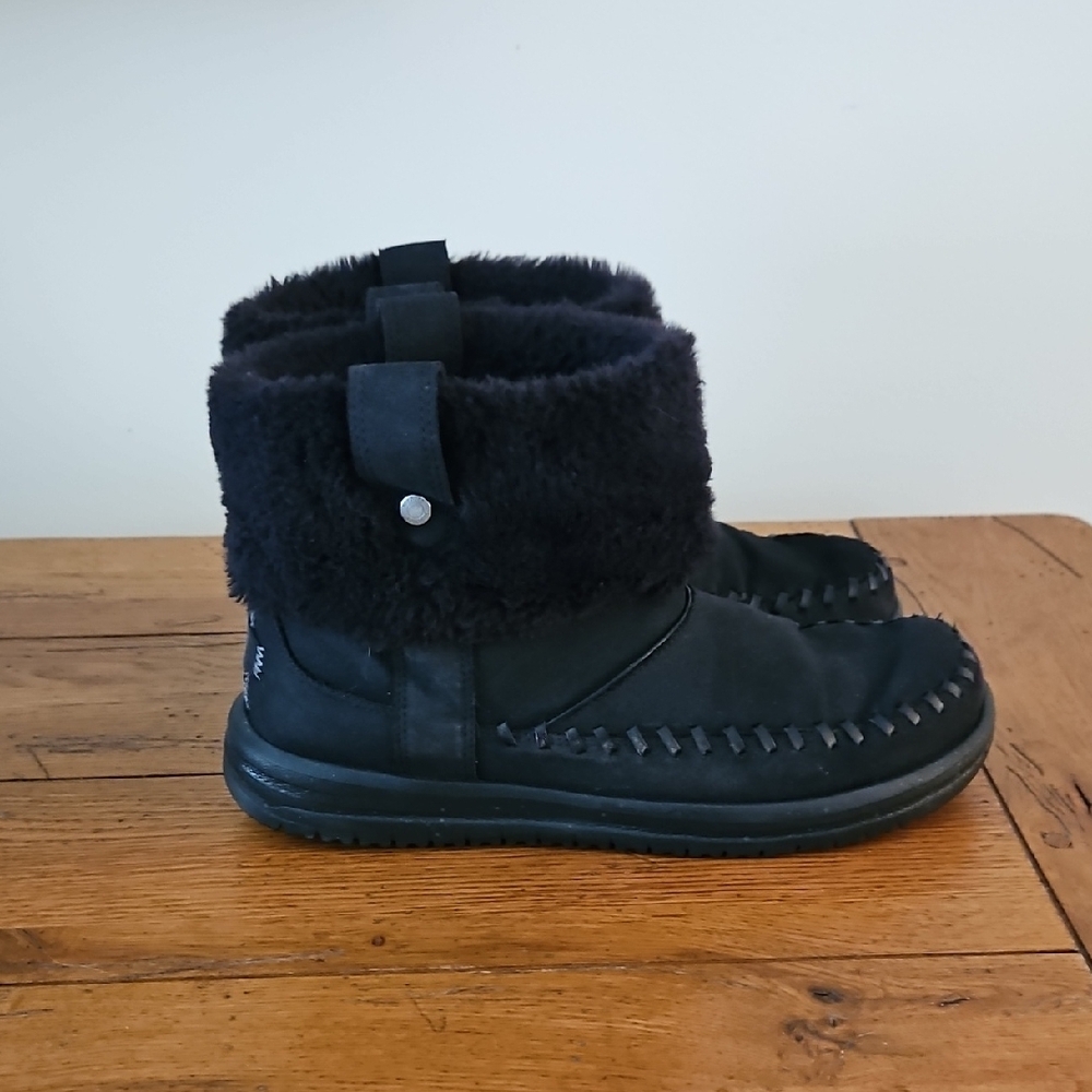 Hey Dude Black Boots - Picture 2 of 11